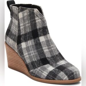 Toms Wedge Heeled Booties Black/White/Gray Plaid Flannel Women’s Size 9​